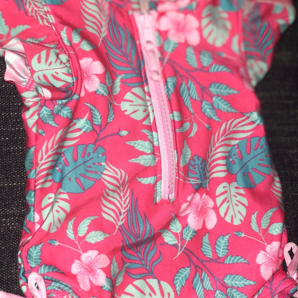 Short sleeve Hawaiian One piece swimsuit 🌸 - Picture 3 of 4